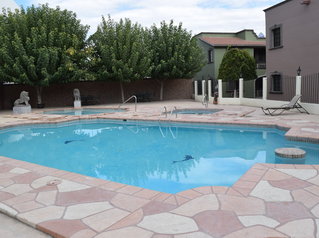 Hotel Suites El Paseo