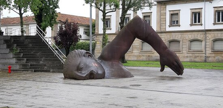 El Nadador ( The Swimmer)-比戈必去景点