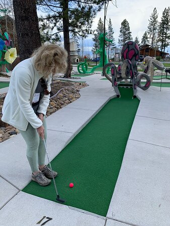 Magic Carpet Golf景点图片