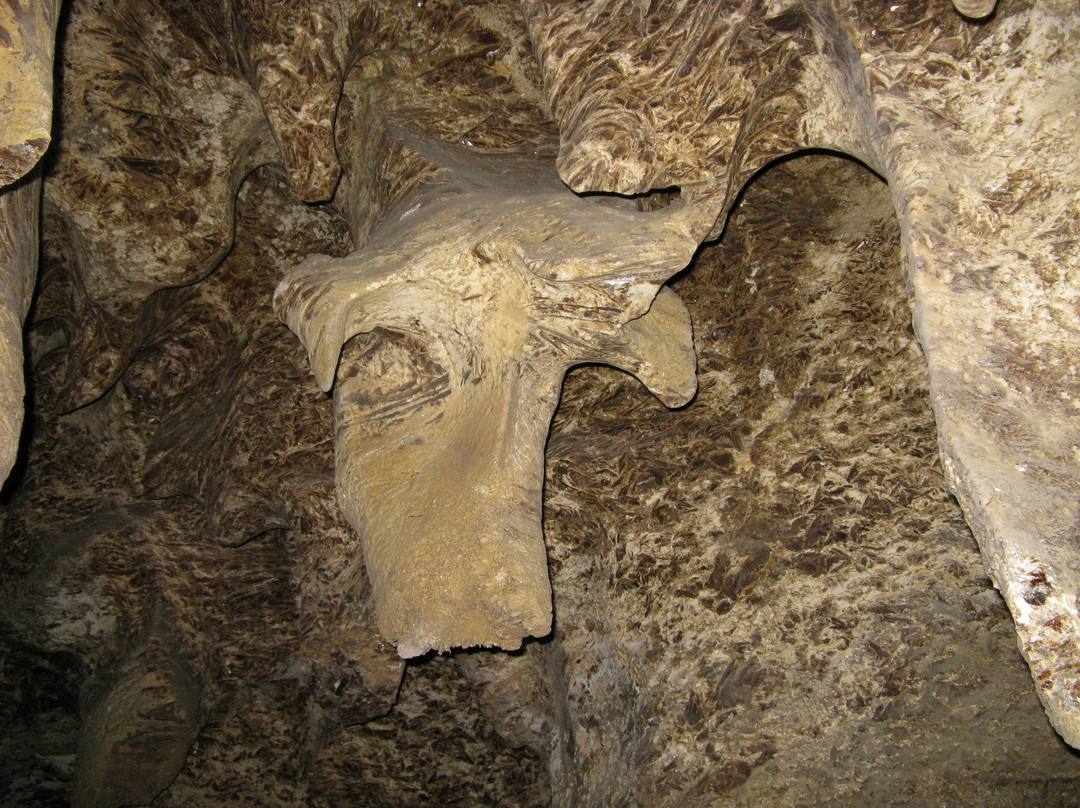 Crystal Cave at Kryvche-Kryvche必去景点