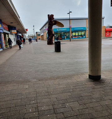 Dead Tree Sculpture-Kirkby必去景点
