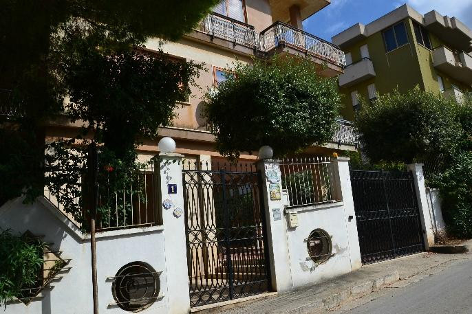 Casa Santa酒店住宿-A due passi da Erice B&B