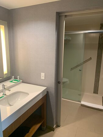 Hyatt Place Warwick Providence Airport主图