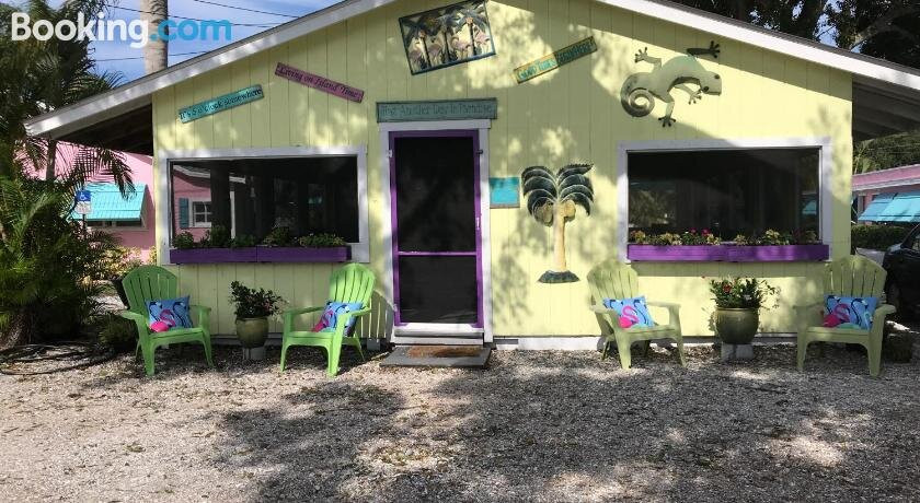 Pelican Island Cottages