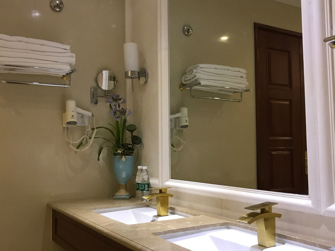 多伦香江假日酒店主图