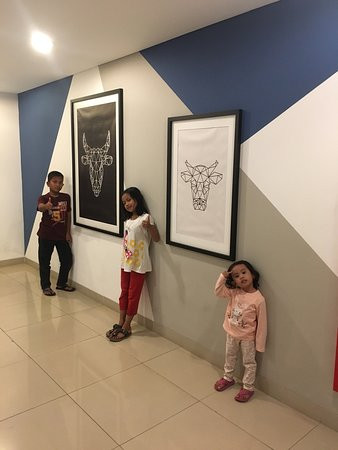 西卡朗节庆宜必思快捷酒店主图