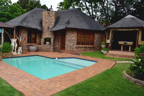 Aandbloem Guest House