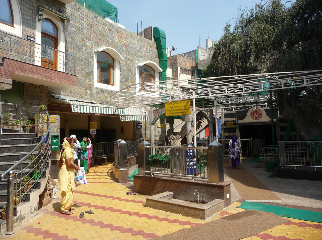 Gurudwara Tilla Baba Farid景点图片