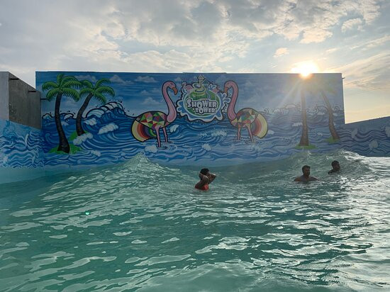 Shower N Tower Waterpark景点图片