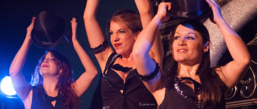 Kiss Kiss Cabaret-芝加哥必去景点