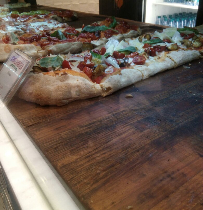 Picenengo餐馆和美食-Saporita Forneria