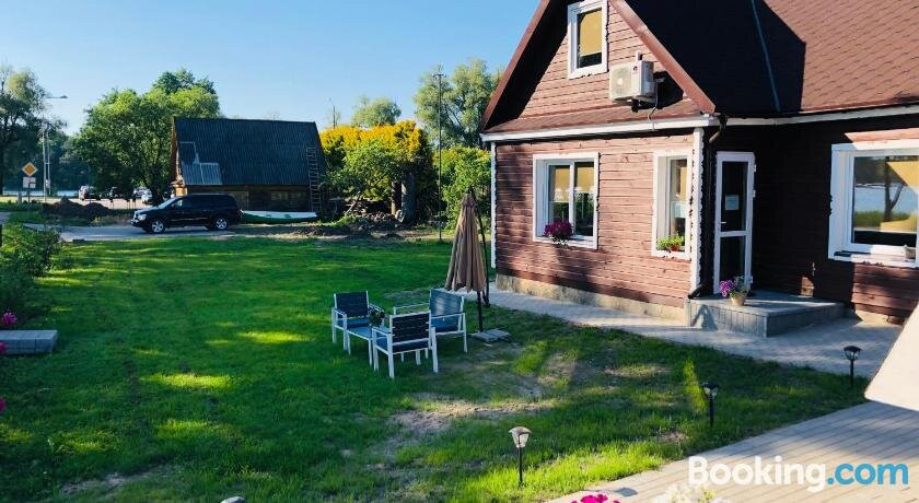 Ežerų glėby
