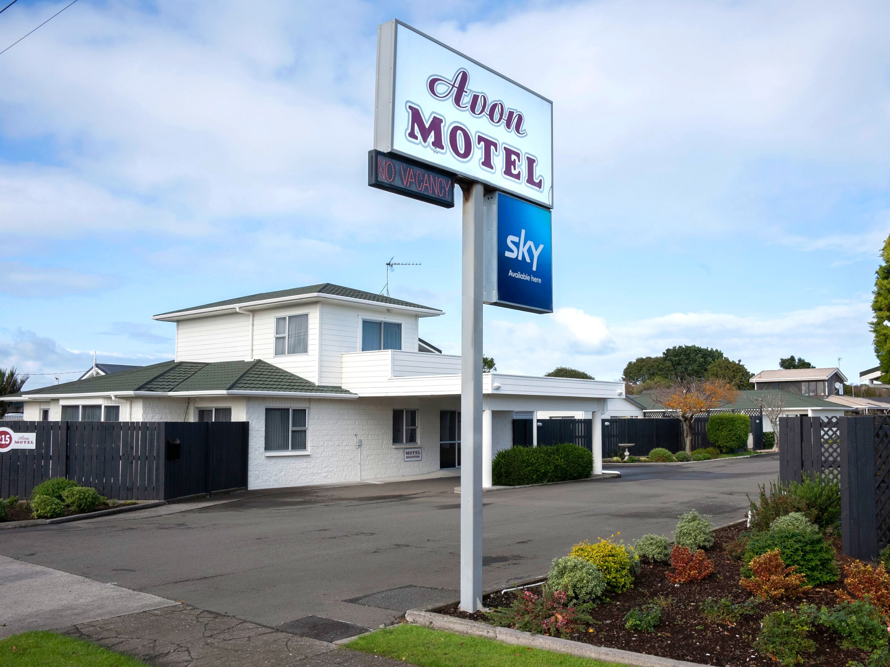 Avon Motel-官方