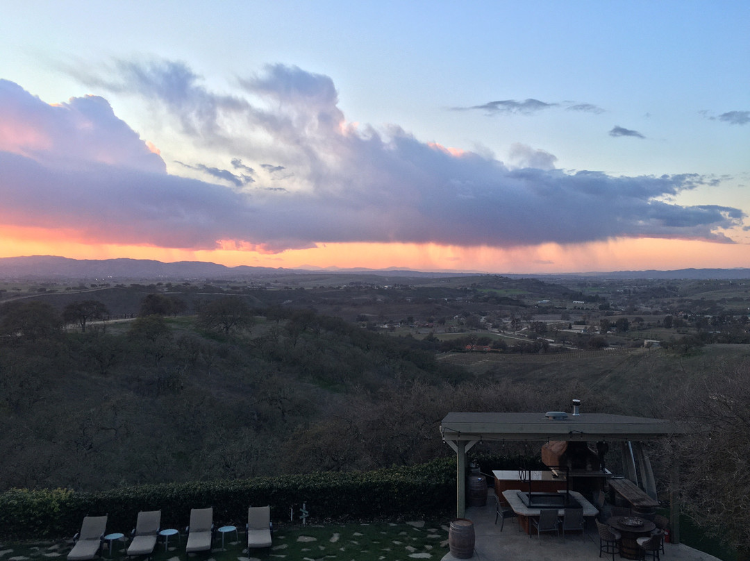 High Ridge Manor主图