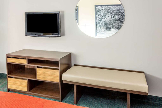 Super 8 by Wyndham Adel主图