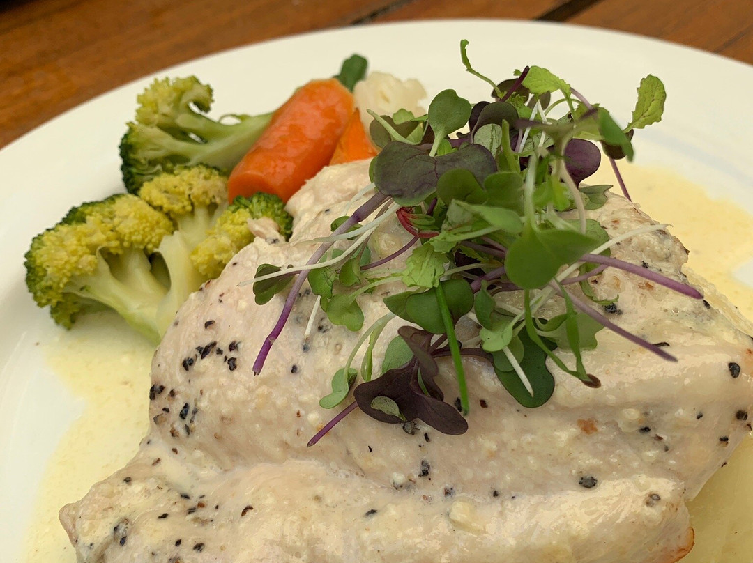 Seven Creeks Hotel主图