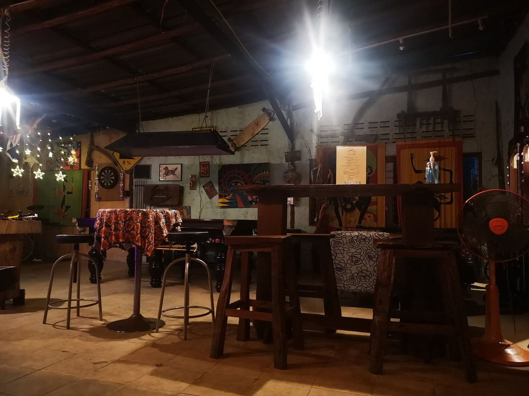 The Cave Bar-清佬必去景点