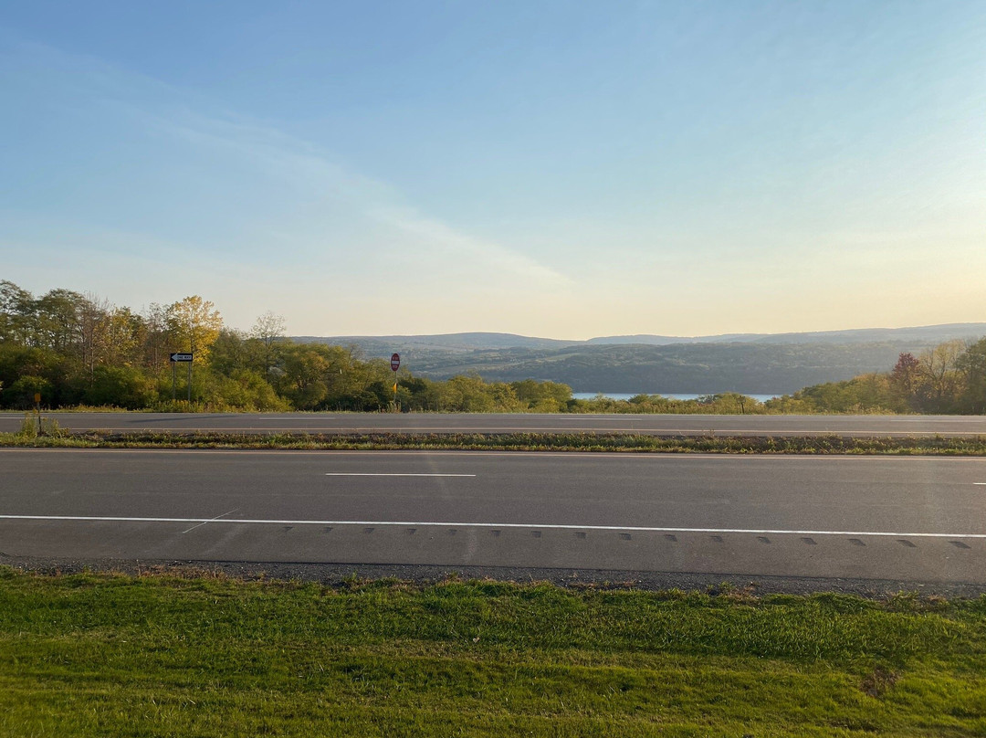 Longhouse Lodge Motel主图