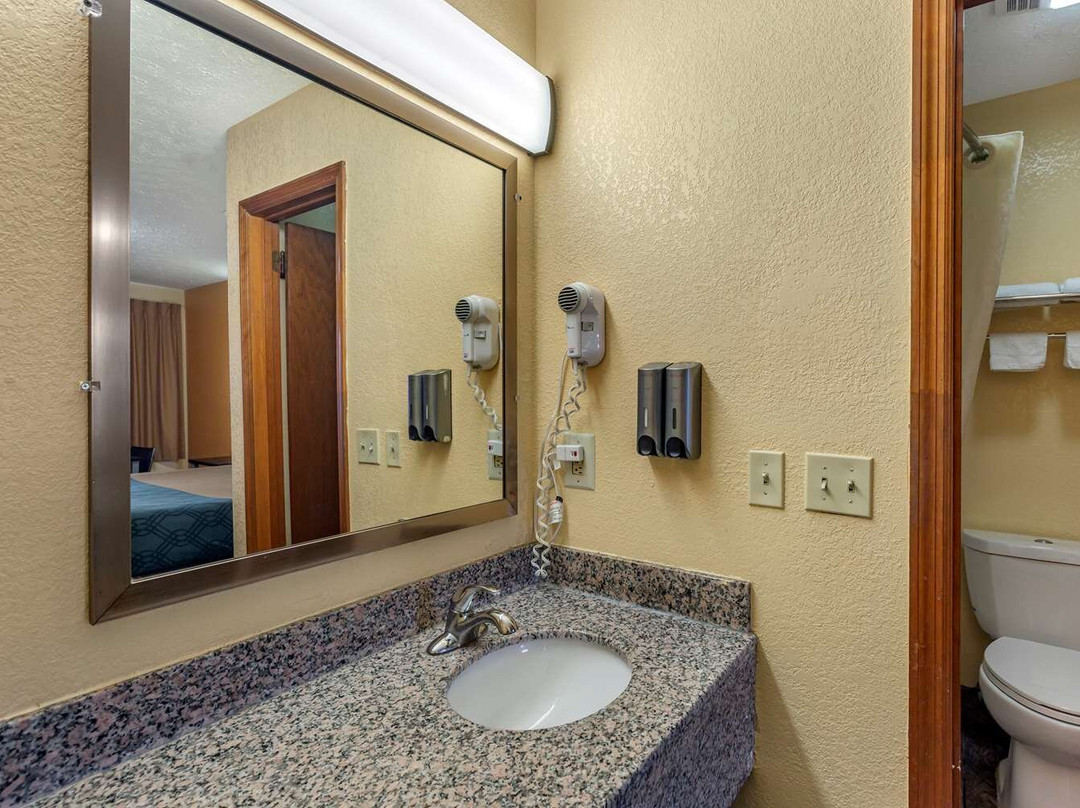 Econo Lodge North主图