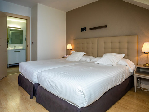 唐卡洛斯公寓酒店主图