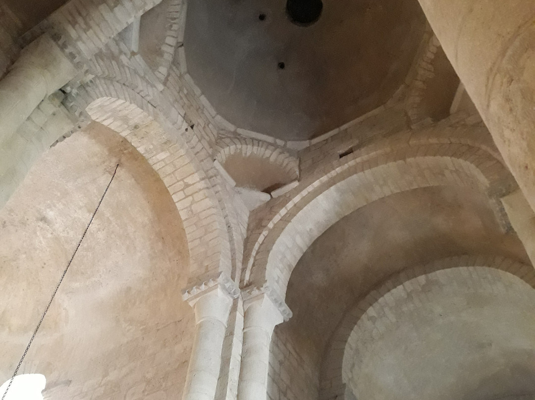 Eglise Saint-Croix de Veauce-Veauce必去景点