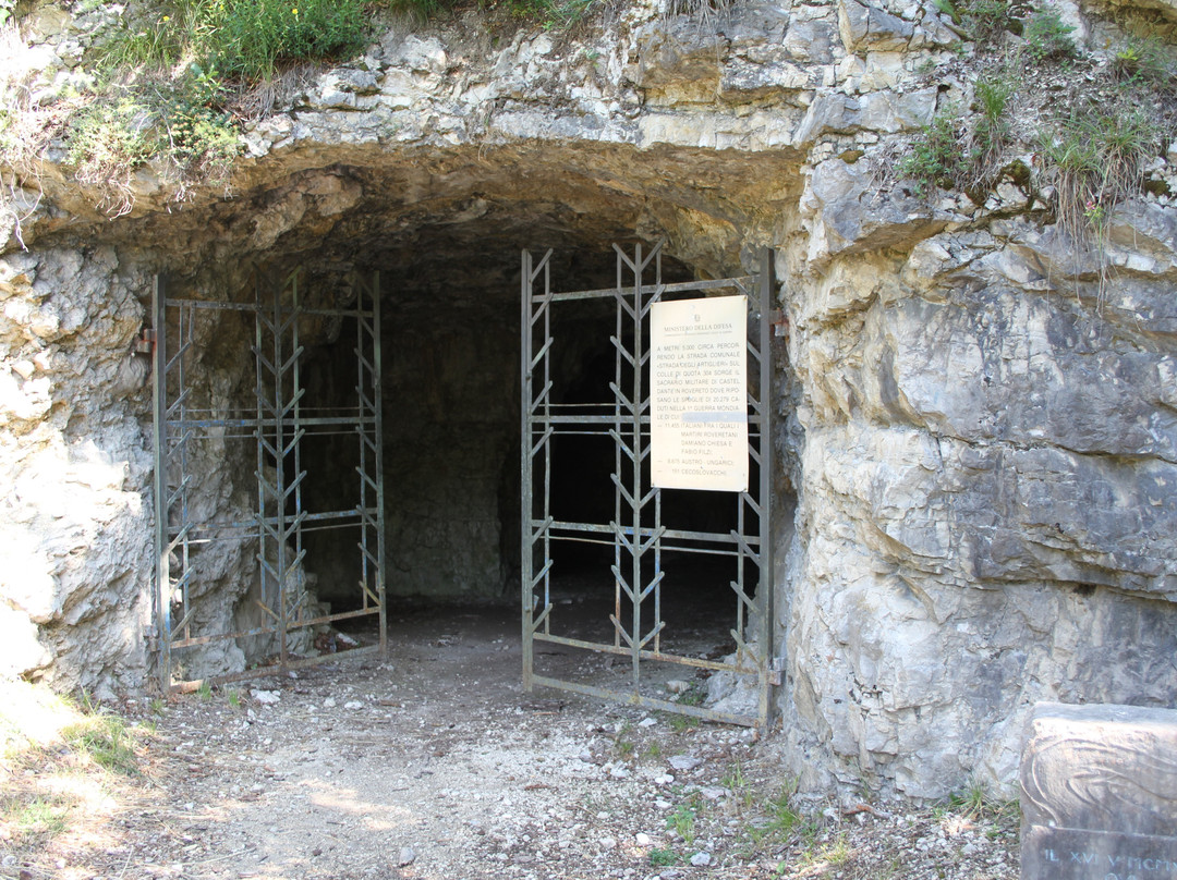 Caverna Damiano Chiesa-罗韦雷托必去景点