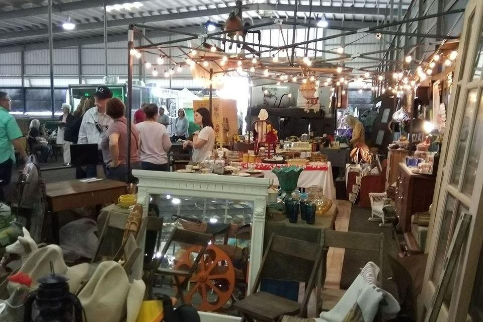 Hackberry旅游景点-Flea Fest