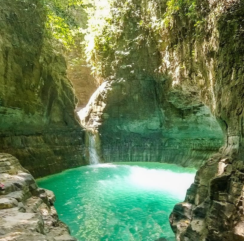 Waimarang Waterfall景点图片