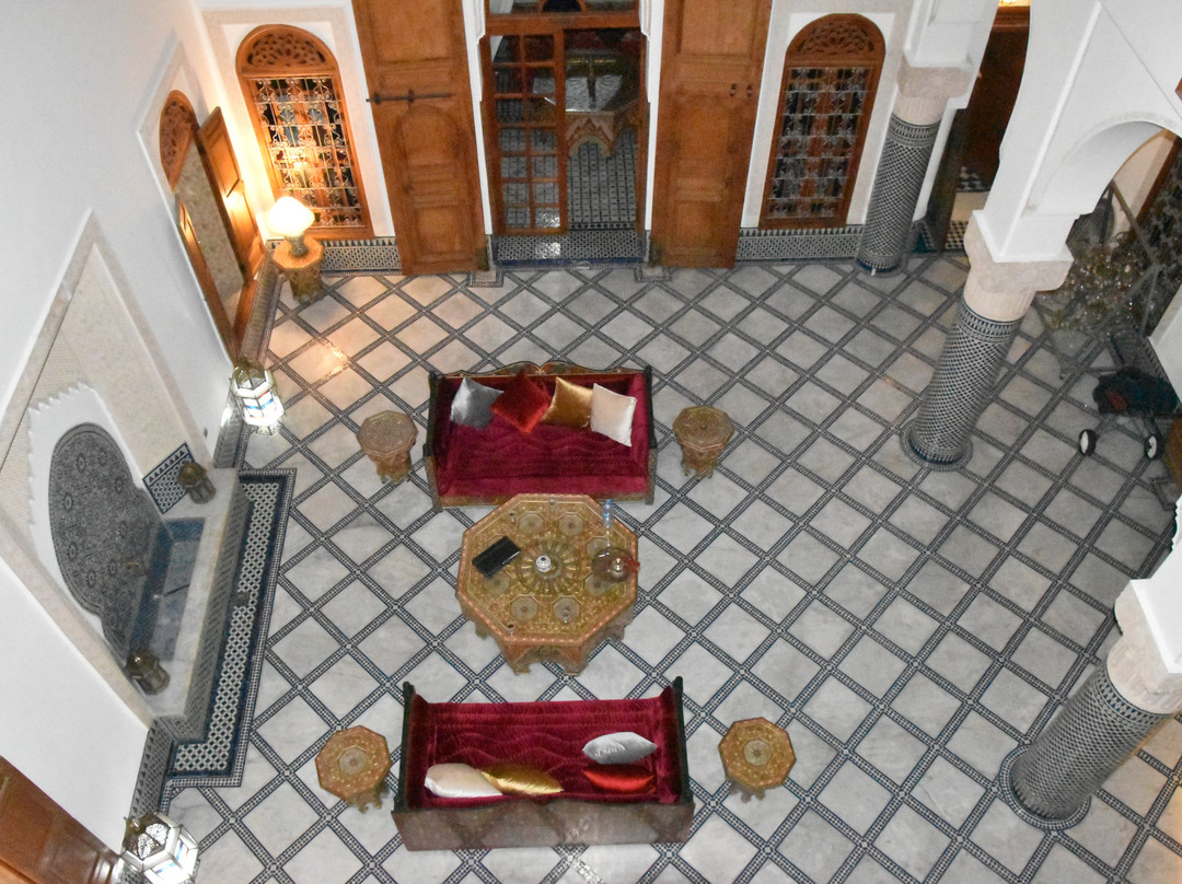 里亚德博斯坦酒店主图