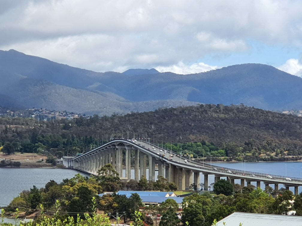 Tasman Bridge景点图片