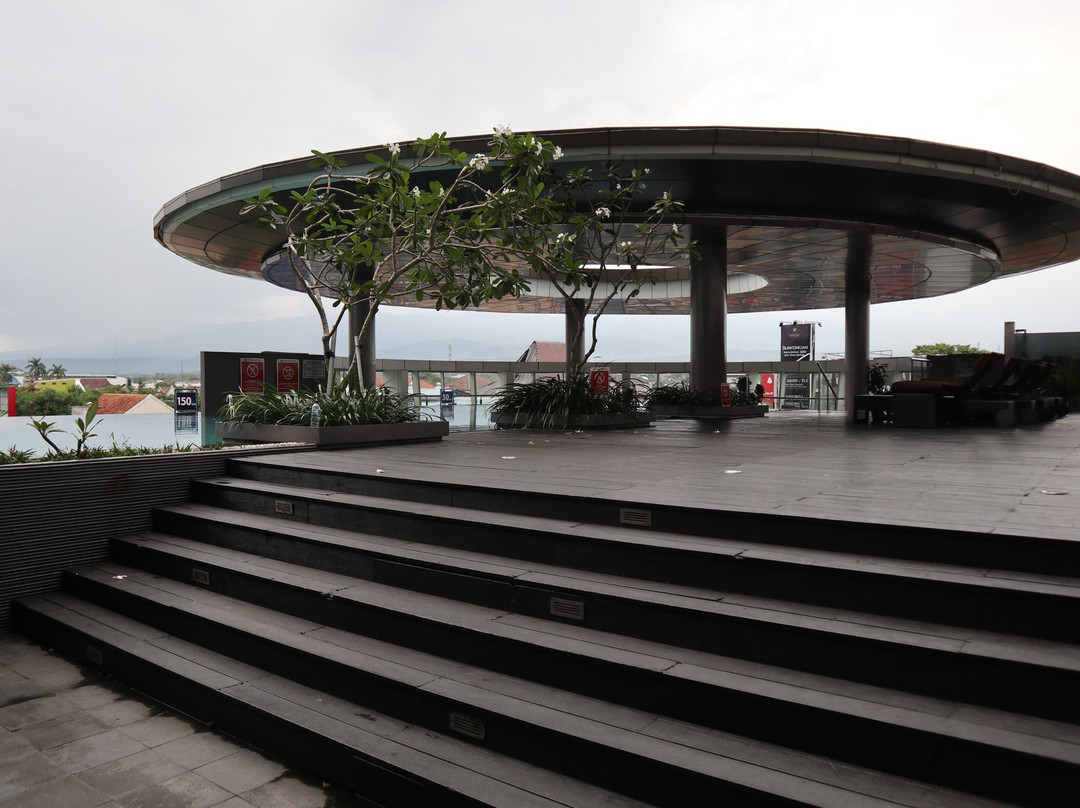 阿斯顿纳文帝国酒店主图