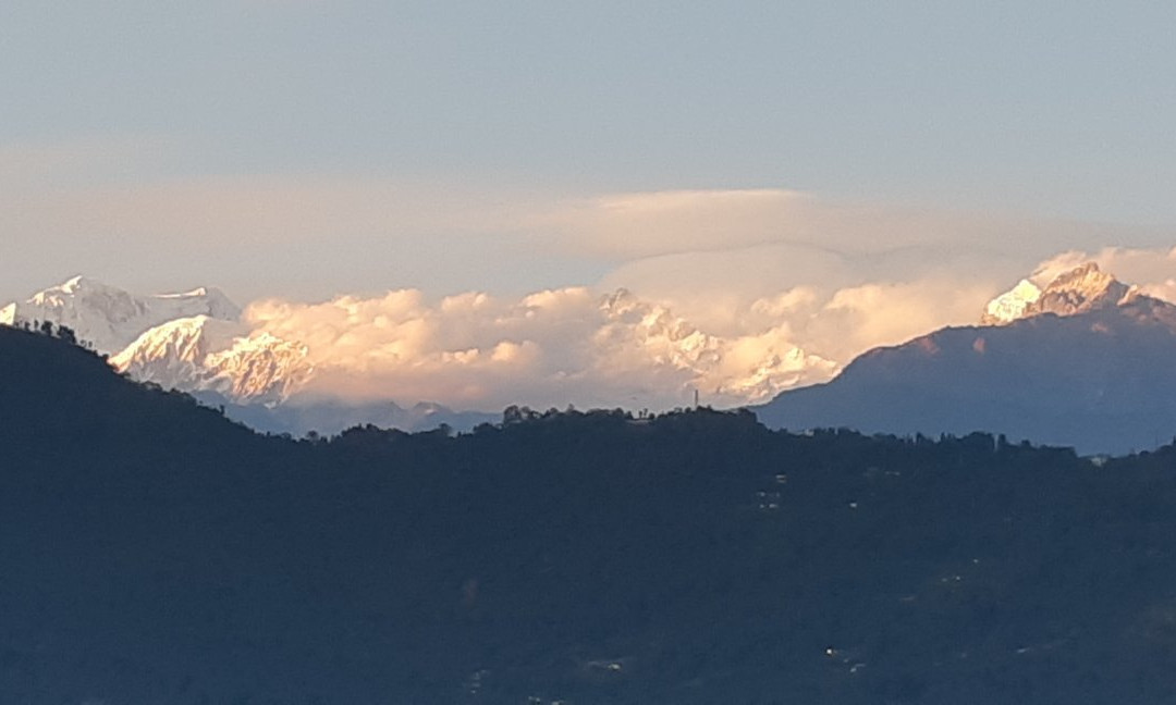 The Red Mud Chalet主图