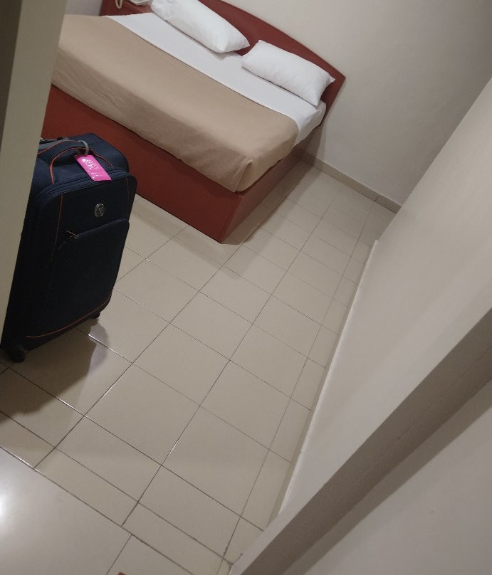 OYO 1027 Hotel London主图