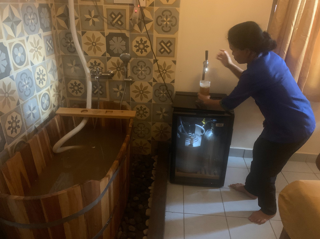 维斯塔皇冠酒店主图