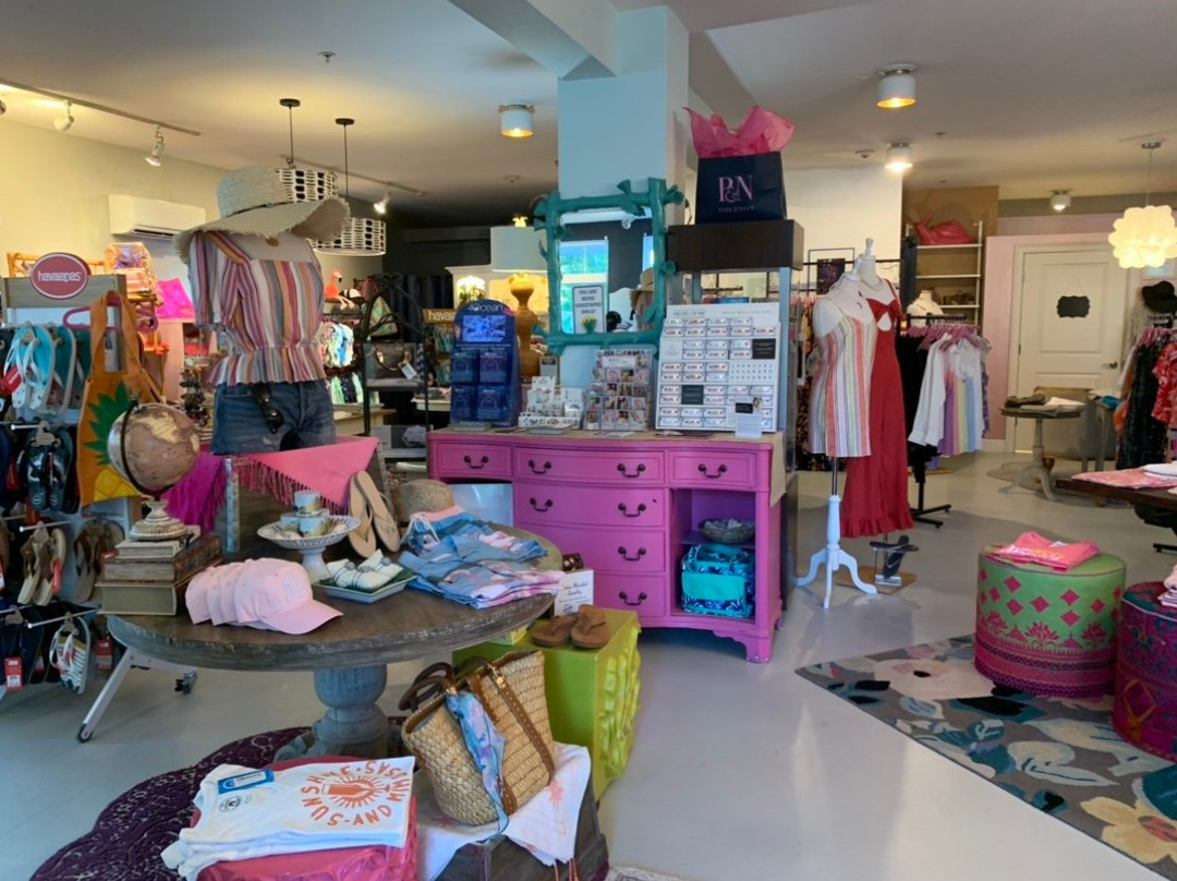 Pink & Navy-Anna Maria必去景点