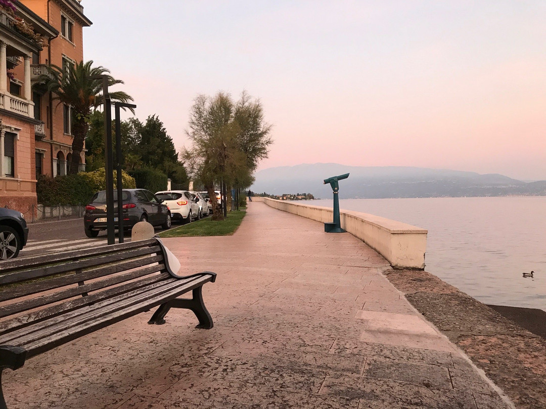 Passeggiata Kurpromenade-加尔多内里维耶拉必去景点