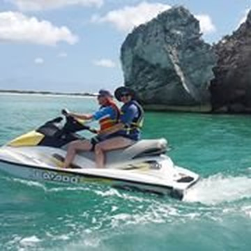 Tropical Waves Water Sports-普罗维登西亚莱斯必去景点