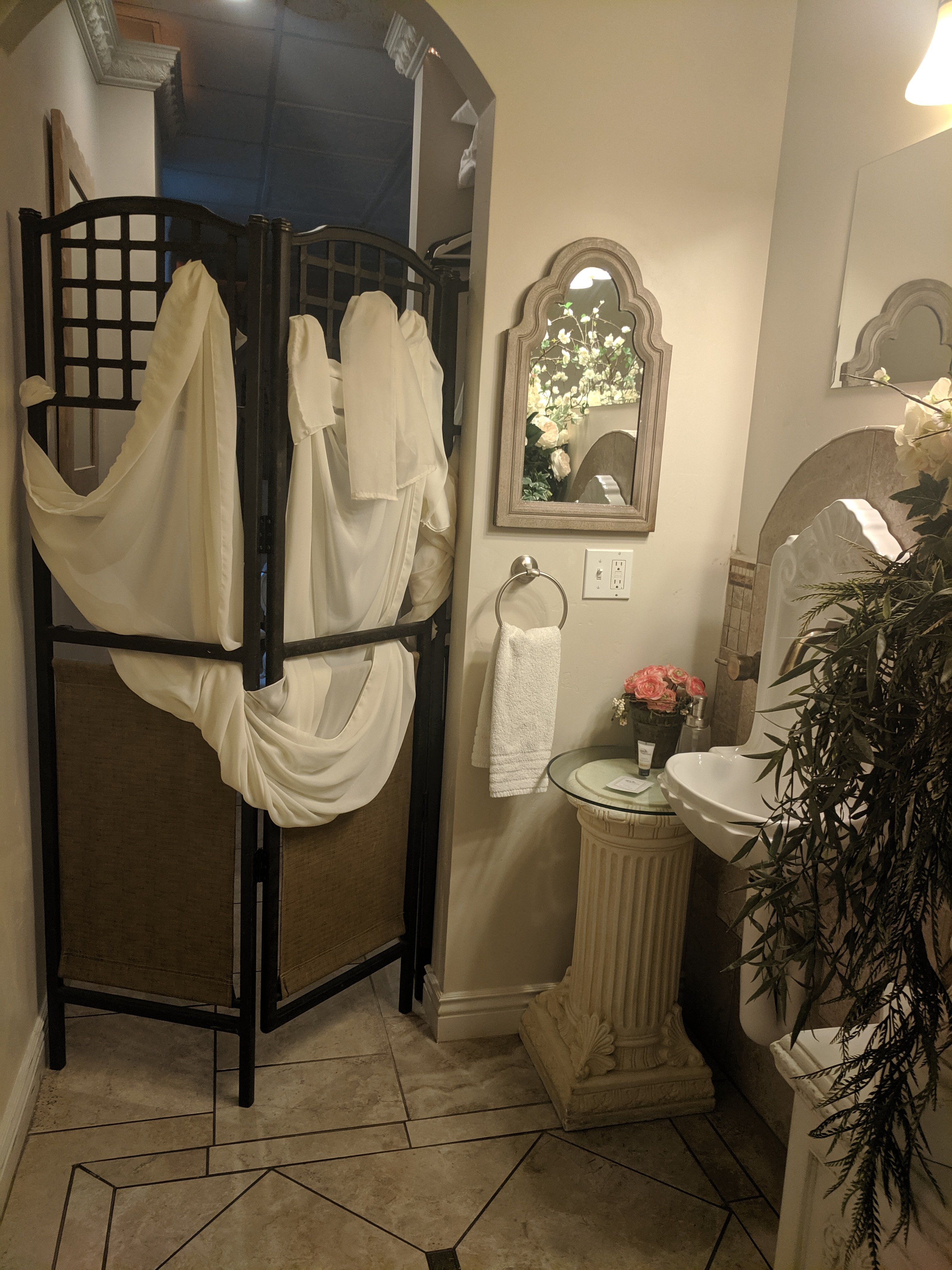 5th East Hall Bed & Breakfast-浴室