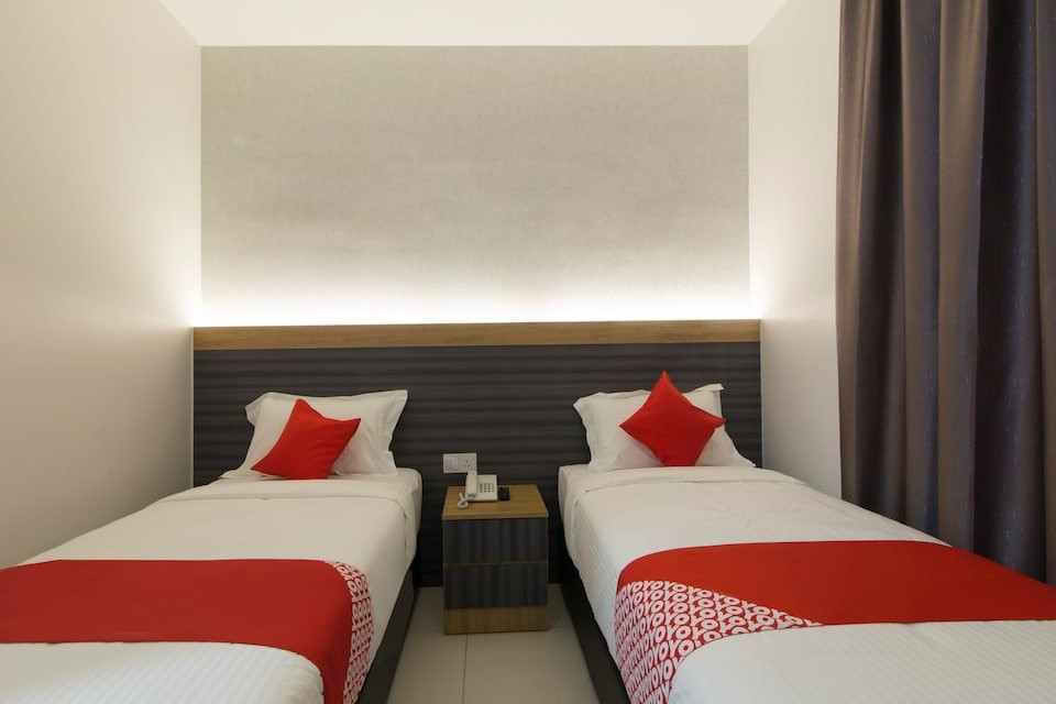 B&L Hotel by Oyo Rooms主图