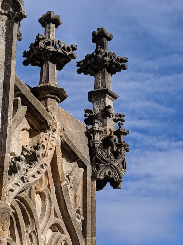Gothic Stone Fountain景点图片