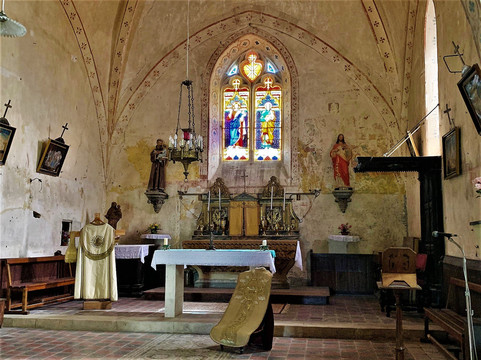 Église Saint-André-Rosnay必去景点