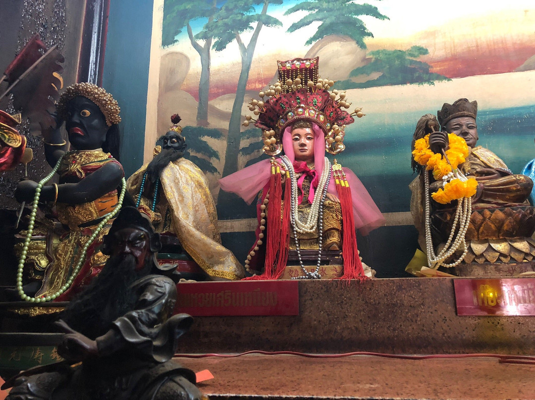 Chao Mae Tomo Shrine景点图片