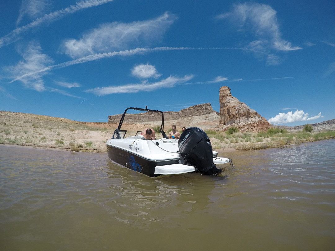 Canyon Boat Rentals-鲍威尔湖必去景点