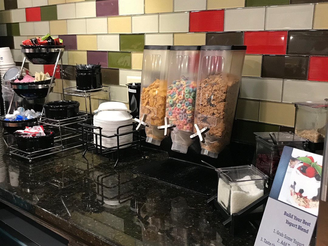 Best Western Golden Spike Inn & Suites主图