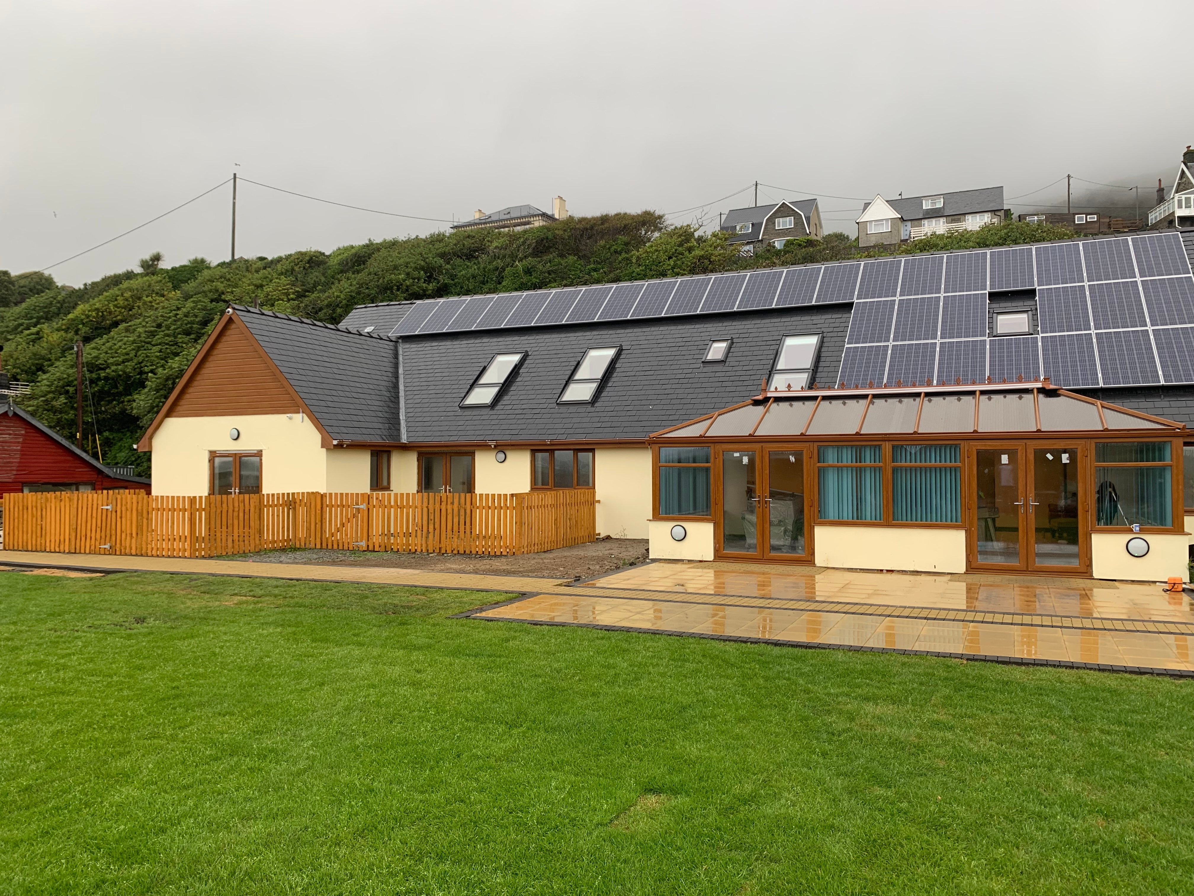 Barmouth Beach Club-官方