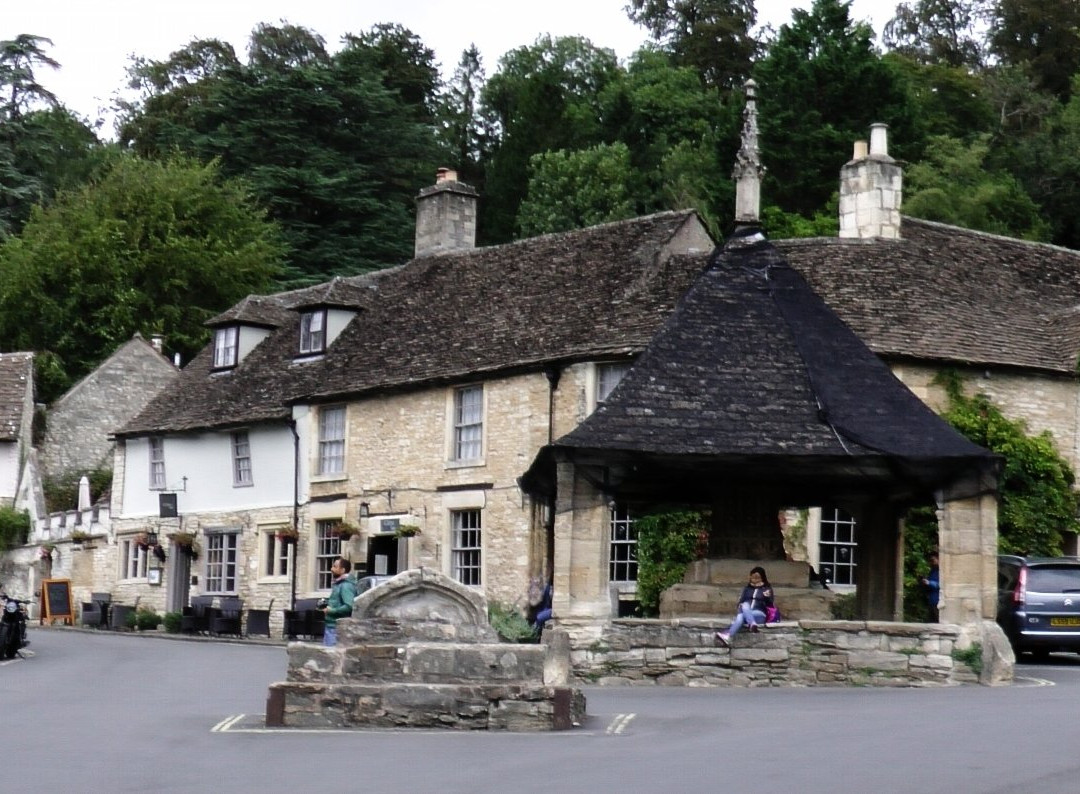 The Market Cross-库姆堡必去景点