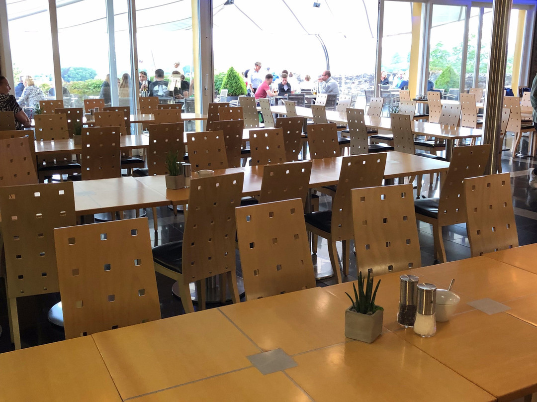 宫蒙塔尔酒店主图