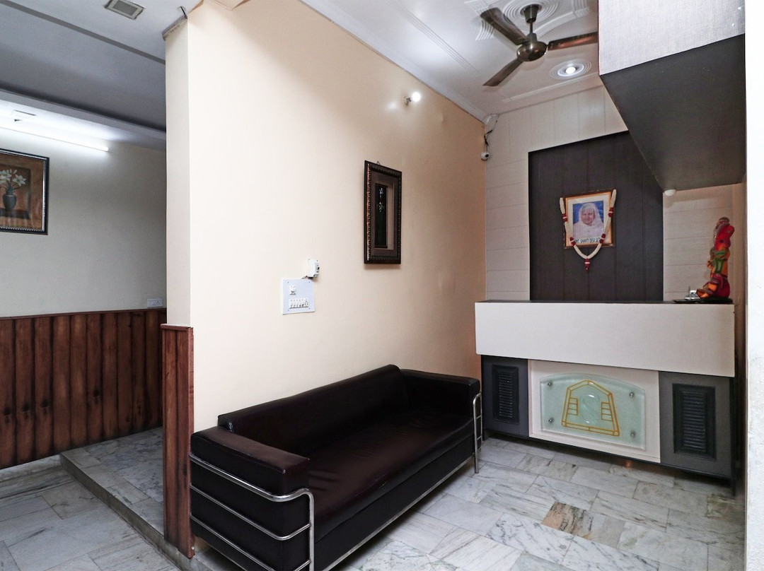 OYO Shanti Palace主图