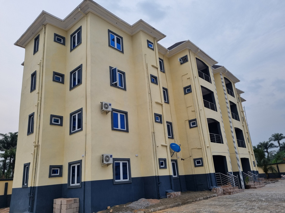 Kings Garden Hotel And Suites