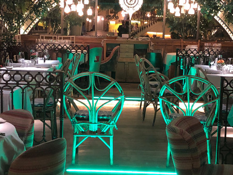 珀蒂宫艺术画廊酒店主图